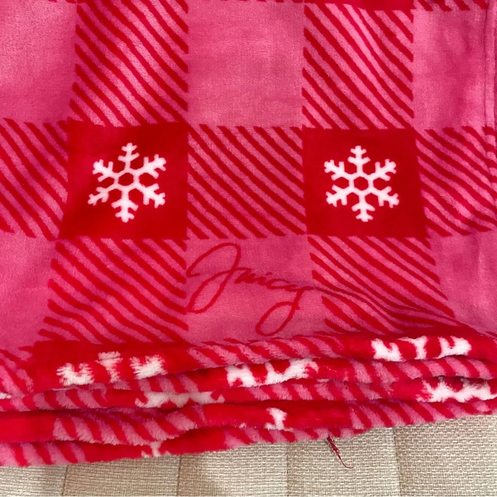 NEW Juicy Couture Pink Red Plaid Snowflake Plush Throw‎ Blanket 50x60